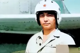 南海撞机王伟成功跳伞，咋10万人都找不到他？直到20多年后才明白图片