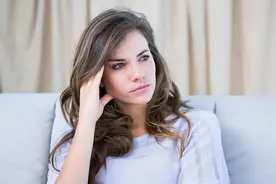 如何判断女性已进入“更年期”？自查下，若超过6分或说明你老了图片