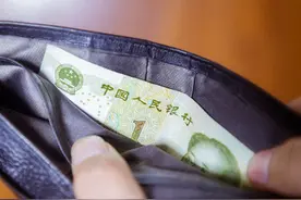 一个人有钱没钱，一看便知，绝大多数穷人都有这三种“穷习惯”！图片
