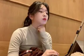 韩国富家女远嫁中国，5年后娘家前来探望，母亲直言：中国太小了图片