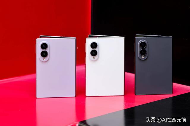 “阔折叠”三星Galaxy Z Fold8上手，看书看视频合适不过