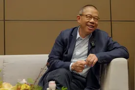 新华网财经观察|钟睒睒：我就是一个农民，我对农业是有情怀的图片