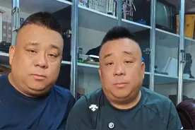 相声演员虎哥豹哥喊话谢雷适可而止，哥俩拒绝栓对儿，网友叫好图片