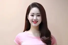 安徽37岁剩女没对象，蹲在路边崩溃大哭：长得不差，为什么没人要图片