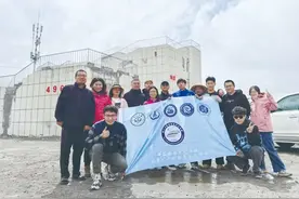 他们在昆仑山深处寻“宝”图片