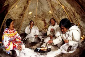 零下70度，因纽特人竟然在冰屋内生孩子，这个民族实在太强大了！图片