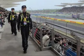 电视转播镜头外的F1，戳→图片
