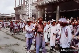 1905年，王维勤被活剐凌迟时一张罕见留影，面向人群，一脸的绝望图片