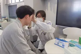 电子科技大学医院举办321睡眠日活动 专家讲座与义诊中医体验共筑健康睡眠图片