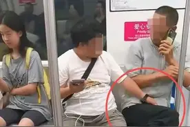 颠覆三观！地铁女子多次摸大爷私密部位，知情人曝光:女子是糖宝图片