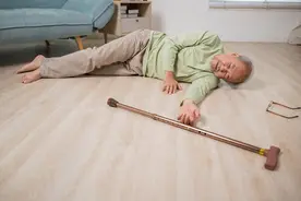 医生劝告：想要远离脑梗，天冷最好避开这几件事，别等住院才后悔图片