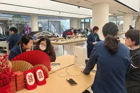 最新“国补”扩围至手机平板 最高500元购机补贴可全年领取图片