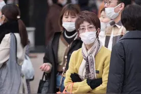 为什么说女人上了年纪更要学穿搭？穿对和穿错，效果一目了然图片