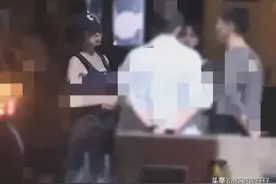 甜蜜！38岁姜妍恋情疑似曝光，与圈外帅气男子多次约会同回住处！图片