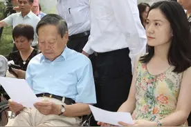 101岁杨振宁月工资惊人！工资全数上交，难怪翁帆看不上那点遗产图片