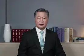 嘉宾不理解为何大陆不动手，赖岳谦谈自卫反击政策，坚持防御理念图片