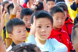 为什么农村孩子成绩比城市孩子更好？看看专家怎么说。图片