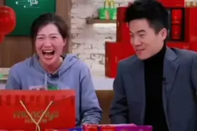 盼盼爆料董宇辉：他曾请我吃过饭，在十几年前，他就是我们的男神图片