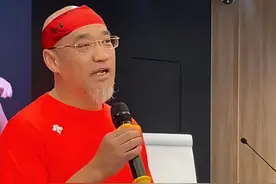 一年赚10亿的“麻辣诱惑”破产了，如今韩东直播卖课偿还债务图片