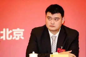 姚明：拿下多项“亚洲第一”，前半生却历经坎坷图片
