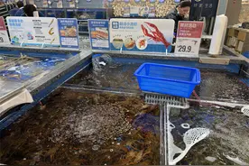 夏日“顶流”回归，很多人爱吃！记者实探线上线下价格图片