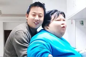 5年前，浙江校花被丈夫喂到330斤，睡塌两张床，如今生活令人羡慕图片