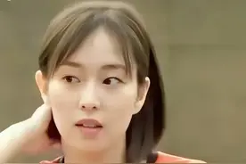只因在人群中多看你了一眼，石川佳纯，你打乱了我安宁世界图片