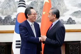 当着韩外长的面，王毅三点讲话最令美担忧，中方弄懂了韩国的意思图片