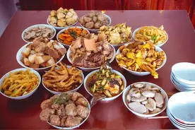 大虾里面有寄生虫不能吃？虾线、虾头、虾皮哪个部位更脏？告诉你图片