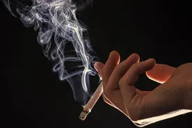 提醒：吸烟后一旦出现3个症状，十有八九是有肺病，去检查一下图片