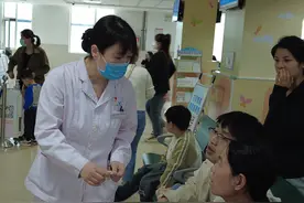 象·暖流丨一个回眸挽救一条生命，京豫专家联手救患儿图片