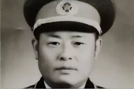 他是第9兵团最年轻军长，55年授少将，自己拒绝88年授上将的机会图片