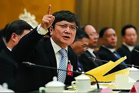 最狂校长郑强：被称为“铁杆抗日教授”，用新身份让喷子“闭嘴”图片