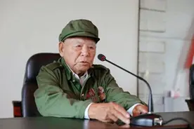 他是1938年的老八路，受过不公待遇，国家有战事，依然送儿子参军图片