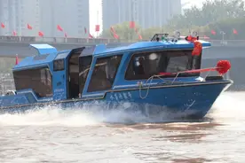 新型水上巴士“水墨丹霞”号试航成功图片