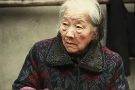 我有3个舅舅，我和妈妈每次去看望外婆， 只有三舅留我们在家吃饭图片