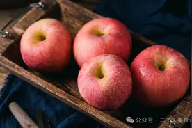 买苹果的时候，一定要要分得清公母，牢记这小诀窍，让你一挑一个准，苹果又脆又甜图片