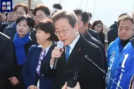 李在明遇袭细节曝光：男子手持30厘米长刀猛扎其颈部图片