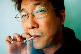 娃哈哈创始人因肺癌去世！错失6个预警信号，再多的钱也难救图片