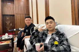 德云社张九南深夜发文，晒照引网友热议，狗子真是越来越给力图片