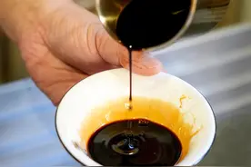 在家手作酱油全记录：一缸豆子晒出百年老味道图片
