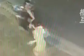 惊险，中国美女游客深夜独自走夜路，险遇大祸遭泰国飞车党被抢，图片