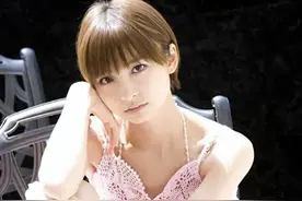 这谁顶得住嘛！筱田麻里子简直犹如天仙，真正的人间极品尤物啊！图片
