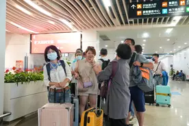 首次来鹭岛！金门大学生：听说厦门非常繁华，这次得好好体验图片