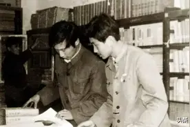 有人说：七十年代，社会上流传过一句话，叫做“知识越多越蠢”？图片