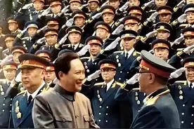 十大元帅中有4个老总，毛主席只承认其中3人，唯独此人不够格！图片