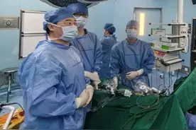 这项手术填补了该医院普外科的技术空白图片