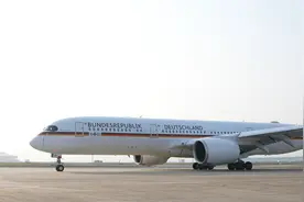 德国总理朔尔茨抵达重庆 开启访华之旅图片