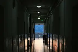 15岁女生在“戒网瘾学校”遭教官性侵图片