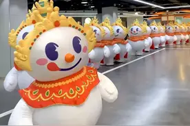史上“最穷”蜜雪冰城代言人，网友：没咖硬抬！图片